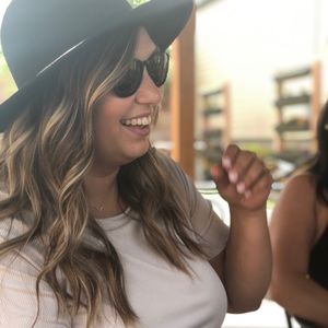 Meet your Posher, Jamela